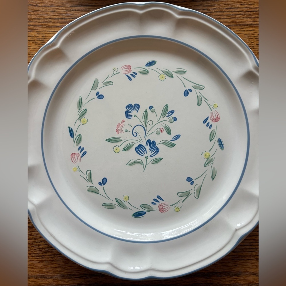 Hearthside- Floral Expressions- set of 2- scallop dinner plates-discontinued - Picture 6 of 14